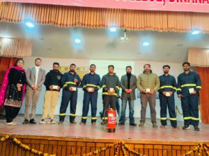 ‘ਯੁਵਾ ਆਪਦਾ ਮਿੱਤਰ’ ਟ੍ਰੇਨਿੰਗ ਪ੍ਰੋਗਰਾਮ ਦੇ ਤੀਜੇ ਦਿਨ ਵਲੰਟੀਅਰਾਂ ਨੂੰ ਅੱਗ ਬੁਝਾਉਣ ਦੇ ਵੱਖ-ਵੱਖ ਤਰੀਕਿਆਂ ਦੀ ਜਾਣਕਾਰੀ ਦਿੱਤੀ