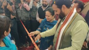 CM नायब सिंह सैनी पहुंचे कुरुक्षेत्र, राज्यव्यापी HPV टीकाकरण अभियान सहित कई योजनाओं का किया उद्घाटन