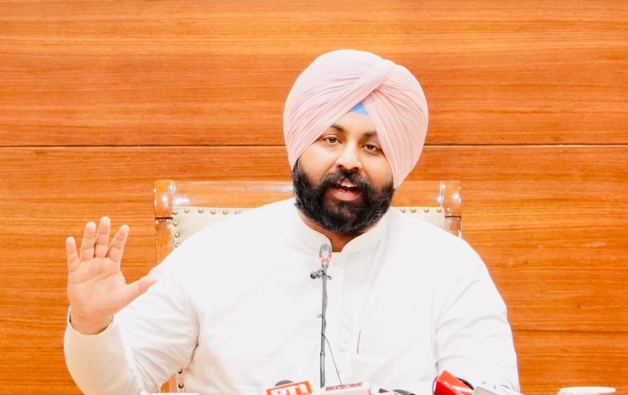 ਭਗਵੰਤ ਮਾਨ ਸਰਕਾਰ ਨੰਗਲ ’ਚ 800 ਏਕੜ ਤੋਂ ਵੱਧ ਸਰਪਲੱਸ ਜ਼ਮੀਨ ਦੇ ਮਾਲਕੀ ਹੱਕ ਵਸਨੀਕਾਂ ਨੂੰ ਦੇਵੇਗੀ: ਹਰਜੋਤ ਸਿੰਘ ਬੈਂਸ