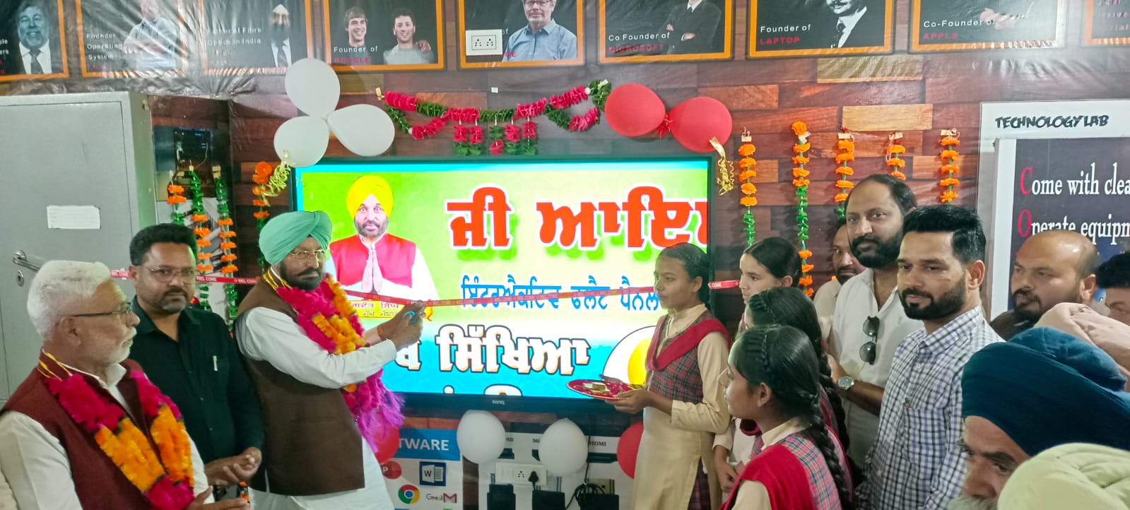 ਵਿਧਾਇਕ ਸ਼ੈਰੀ ਕਲਸੀ ਨੇ ਵਾਰਡ ਨੰਬਰ 33 ਵਿਖੇ ਲੋਕਾਂ ਦੀ ਸਮੱਸਿਆ ਦਾ ਨਿਪਟਾਰਾ ਕਰਦਿਆਂ ਗਲੀ ਬਣਾਉਣ ਦਾ ਨੀਂਹ ਪੱਥਰ ਰੱਖਿਆ