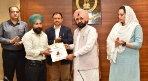 ਹਰਦੀਪ ਸਿੰਘ ਮੁੰਡੀਆਂ ਨੇ 14 ਉਮੀਦਵਾਰਾਂ ਨੂੰ ਤਰਸ ਦੇ ਆਧਾਰ ‘ਤੇ ਨਿਯੁਕਤੀ ਪੱਤਰ ਸੌਂਪੇ