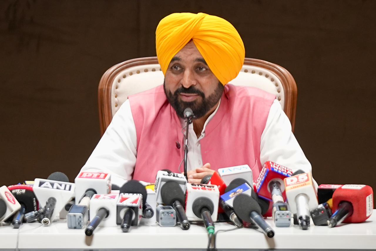 140 ਲੱਖ ਮੀਟਰਕ ਟਨ ਪੈਦਾਵਾਰ ਦੀ ਸੰਭਾਵਨਾ ਵਾਲੇ ਕਣਕ ਵਾਢੀ ਦਾ ਸੀਜ਼ਨ ਨੇੜੇ ਆਉਣ ‘ਤੇ ਪੰਜਾਬ ਨੇ ਤੇਲ ਸਪਲਾਈ ਦੀ ਫੌਰੀ ਮੰਗ ਚੁੱਕੀ, ਕੇਂਦਰ ਤੁਰੰਤ ਕਾਰਵਾਈ ਕਰੇ: ਮੁੱਖ ਮੰਤਰੀ ਭਗਵੰਤ ਸਿੰਘ ਮਾਨ