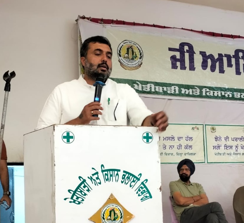 ਕਿਸਾਨ ਮੇਲੇ ‘ਚ ਗੂੰਜਿਆ ਤਰੱਕੀ ਦਾ ਸੁਨੇਹਾ: ਵਿਧਾਇਕ ਨਰਿੰਦਰਪਾਲ  ਸਿੰਘ ਸਵਨਾ ਨੇ ਸਟਾਲਾਂ ਦਾ ਦੌਰਾ ਕਰਕੇ ਪ੍ਰਗਤੀਸ਼ੀਲ ਕਿਸਾਨਾਂ ਨਾਲ ਕੀਤਾ ਸੰਵਾਦ