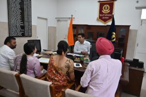 ਡਿਪਟੀ ਕਮਿਸ਼ਨਰ ਵਲੋਂ ਵਰਖਾ ਤੋਂ ਬਚਾਅ ਲਈ ਮੰਡੀਆਂ ਵਿੱਚ ਯੋਗ ਪ੍ਰਬੰਧ ਕਰਨ ਦੀ ਹਦਾਇਤ