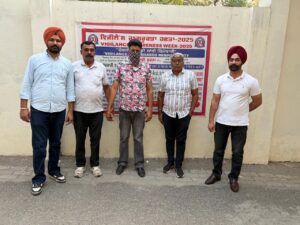 ਵਿਜੀਲੈਂਸ ਬਿਊਰੋ ਵੱਲੋਂ 15,000 ਰੁਪਏ ਰਿਸ਼ਵਤ ਲੈਂਦਾ ਪਟਵਾਰੀ ਰੰਗੇ ਹੱਥੀਂ ਕਾਬੂ