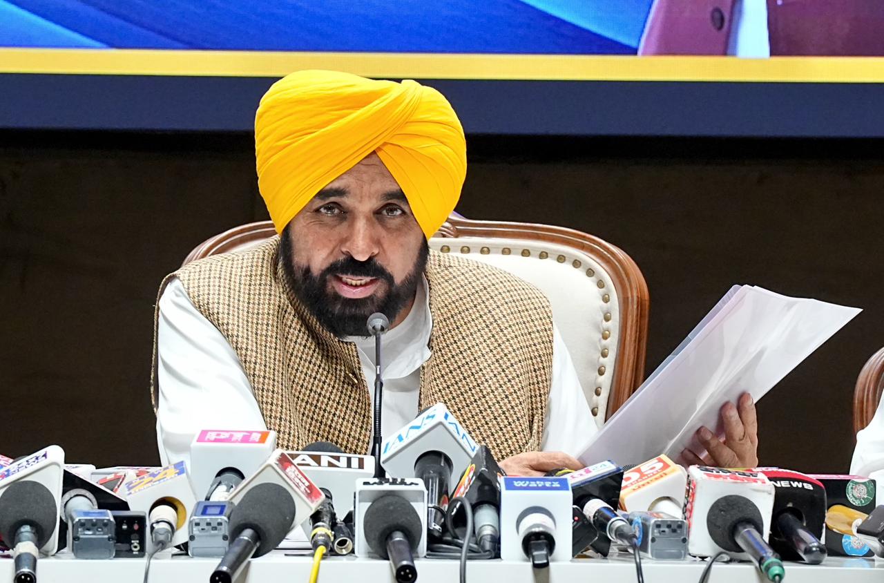 ਪੰਜਾਬ ‘ਚ ਕਰਮਚਾਰੀਆਂ ਅਤੇ ਅਧਿਕਾਰੀਆਂ ਦੇ ਤਬਾਦਲਿਆਂ ਬਾਰੇ ਵੱਡਾ ਫੈਸਲਾ