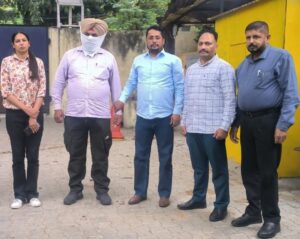 10000 ਰੁਪਏ ਰਿਸ਼ਵਤ ਲੈਂਦਾ ਨਾਇਬ ਕੋਰਟ ਵਿਜੀਲੈਂਸ ਬਿਊਰੋ ਵੱਲੋਂ ਰੰਗੇ ਹੱਥੀਂ ਕਾਬੂ