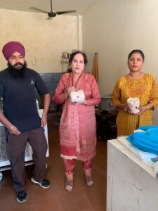 ਫੂਡ ਸੇਫਟੀ ਟੀਮ ਵੱਲੋਂ ਡੇਅਰੀਆਂ ਅਤੇ ਫੂਡ ਆਉਟਲੈਟਾਂ ਦਾ ਅਚਨਚੇਤ ਨਿਰੀਖਣ