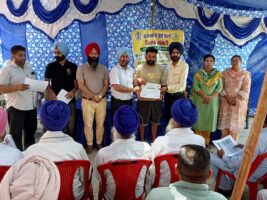 ਬਲਾਕ ਖਡੂਰ ਸਾਹਿਬ ਵਿਖੇ ਝੋਨੇ ਦੀ ਸਿੱਧੀ ਬਿਜਾਈ ਸਬੰਧੀ ਕਿਸਾਨ ਗੋਸ਼ਟੀ ਦਾ ਆਯੋਜਨ