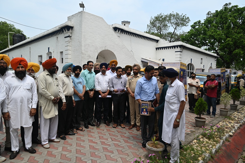 ਵਿਧਾਇਕ ਚੱਢਾ ਨੇ ਯੁੱਧ ਨਸ਼ਿਆਂ ਵਿਰੁੱਧ ਮੁਹਿੰਮ ਤਹਿਤ ਪਿੰਡਾਂ ਵਿੱਚ ਲੋਕ ਜਾਗਰੂਕਤਾ ਲਈ ਆਟੋ ਵਾਹਨਾਂ ਨੂੰ ਕੀਤਾ ਰਵਾਨਾ
