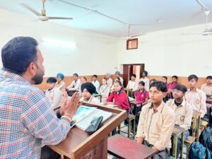 ਸਿਹਤ ਵਿਭਾਗ ਨੇ ਸਿਹਤ ਕੇਂਦਰਾਂ ਤੇ ਸਕੂਲਾਂ ਵਿੱਚ ਮਨਾਇਆ ਰਾਸ਼ਟਰੀ ਡੇਂਗੂ ਦਿਵਸ: ਸਿਵਲ ਸਰਜਨ