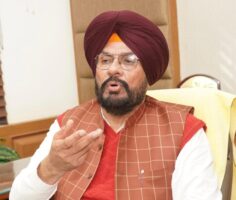 ਅੰਤਰਰਾਸ਼ਟਰੀ ਬਾਜ਼ਾਰ ਵਿੱਚ ਕੱਚਾ ਤੇਲ ਸਸਤਾ ਹੋਣ ਦੇ ਬਾਵਜੂਦ ਦੇਸ਼ ਦੀ ਜਨਤਾ ਅਤੇ ਕਿਸਾਨਾਂ ਨੂੰ ਨਹੀਂ ਦਿੱਤੀ ਕੋਈ ਰਾਹਤ, ਸਿਰਫ ਆਪਣੇ ਪੂੰਜੀਪਤੀ ਦੋਸਤਾਂ ਦੀ ਭਰੀਆਂ ਤਿਜੌਰੀਆਂ: ਧਾਲੀਵਾਲ