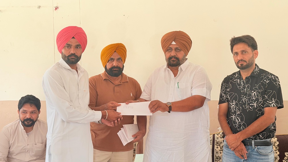 ਵਿਧਾਇਕ ਰਣਬੀਰ ਸਿੰਘ ਭੁੱਲਰ ਨੇ ਹਲਕੇ ਦੇ ਵੱਖ – ਵੱਖ ਪਿੰਡਾਂ ਵਿੱਚ 98.42 ਲੱਖ ਰੁਪਏ ਦੇ ਵਿਕਾਸ ਕਾਰਜਾਂ ਲਈ ਚੈੱਕ ਵੰਡੇ