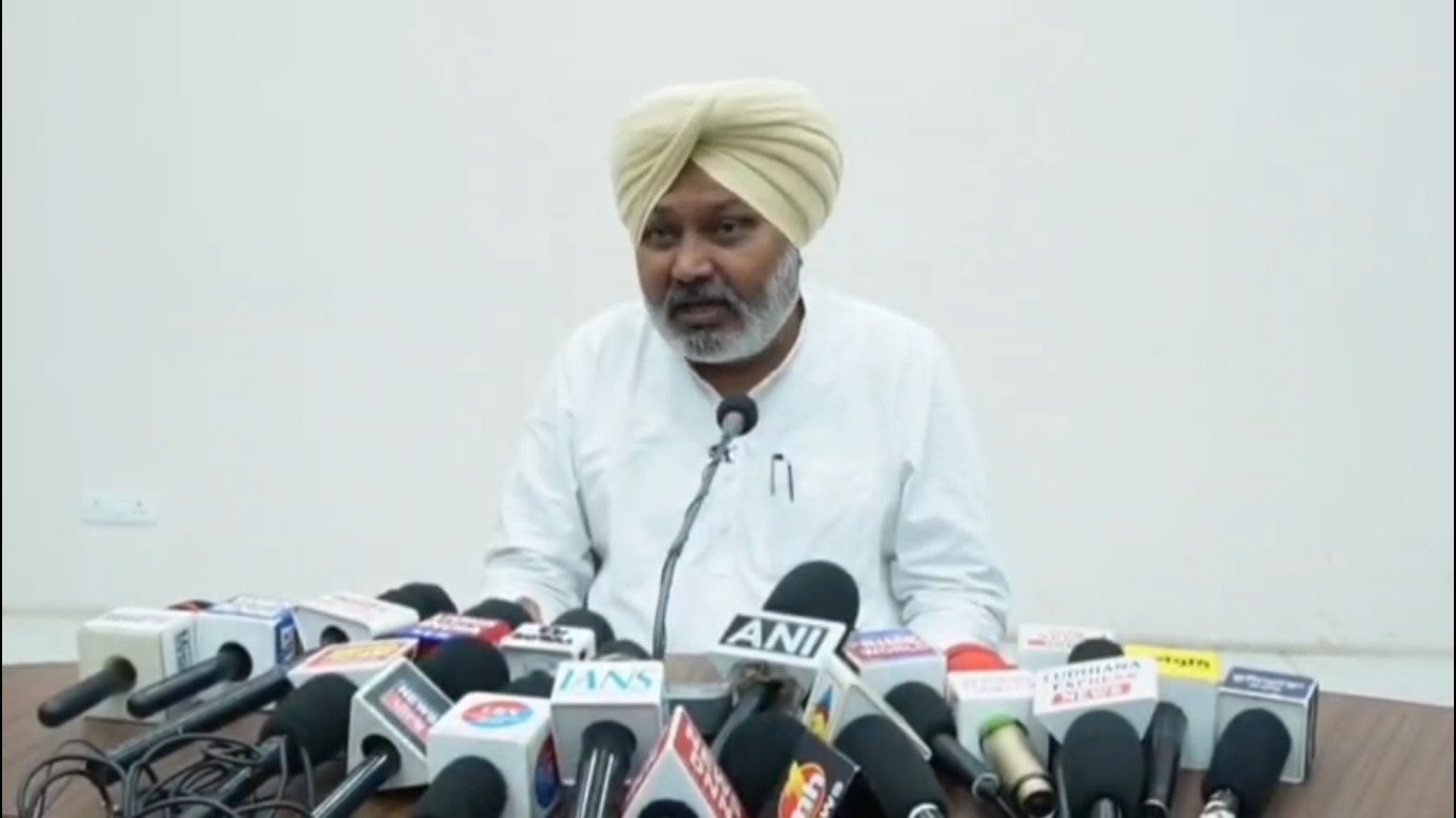 ਪੰਜਾਬ ਸਰਕਾਰ ਨਾਲ ਗੱਲਬਾਤ ਤੋਂ ਬਾਅਦ ਸਫਾਈ ਕਰਮਚਾਰੀਆਂ ਨੇ ਵਾਪਸ ਲਈ ਹੜਤਾਲ : ਹਰਪਾਲ ਚੀਮਾ