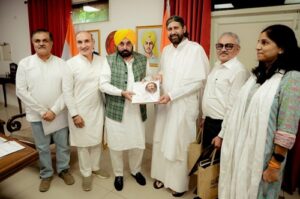 ਯੁੱਧ ਨਸ਼ਿਆਂ ਵਿਰੁੱਧ’ ਮੁਹਿੰਮ ਨੂੰ ਹੋਰ ਤੇਜ਼ ਕਰਨ ਲਈ ਮੁੱਖ ਮੰਤਰੀ ਭਗਵੰਤ ਸਿੰਘ ਮਾਨ ਵੱਲੋਂ ਸਰਹੱਦੀ ਜ਼ਿਲ੍ਹਿਆਂ ’ਚ ਨਸ਼ਾ-ਮੁਕਤੀ ਬਾਰੇ ਆਤਮਿਕ ਸੁਧਾਰ ਪ੍ਰੋਗਰਾਮ ਨੂੰ ਪ੍ਰਵਾਨਗੀ