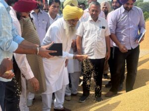 ਕੈਬਨਿਟ ਮੰਤਰੀ ਸ. ਖੁੱਡੀਆਂ ਨੇ ਮੰਡੀ ਕਿੱਲਿਆਂਵਾਲੀ ਵਿਖੇ ਝੋਨੇ ਦੀ ਸਰਕਾਰੀ ਖਰੀਦ ਦੀ ਕਰਵਾਈ ਸ਼ੁਰੂਆਤ